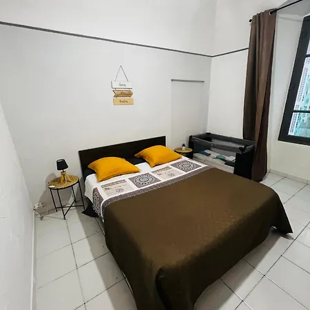 Lägenhet Joli T3 Dans Le Centre De Bastia (Corsica)